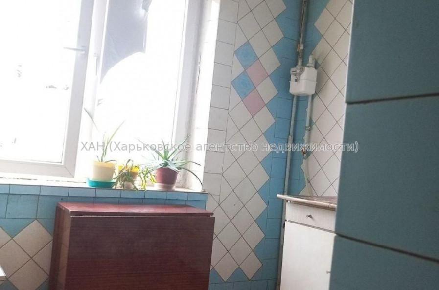 Продам квартиру, Непокоренных ул. , 1 кім., 32 м², советский ремонт 