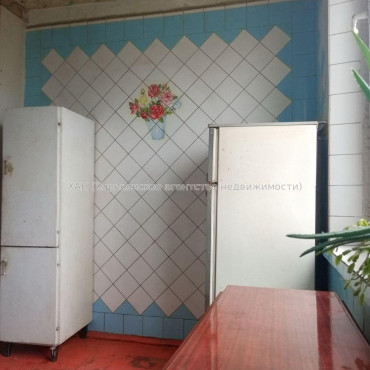 Продам квартиру, Непокоренных ул. , 1 кім., 32 м², советский ремонт 