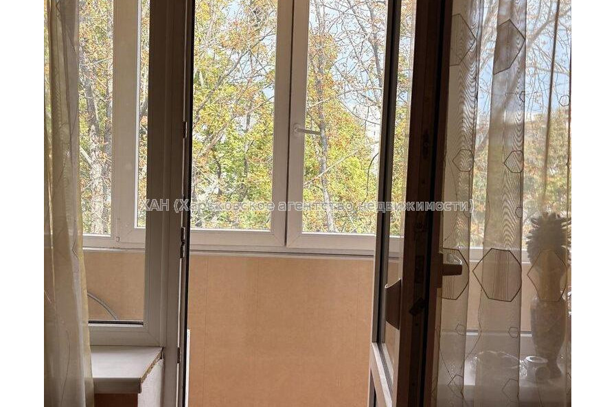 Продам квартиру, Каденюка ул. , 3  ком., 59.20 м², капитальный ремонт 