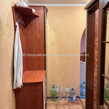 Продам квартиру, Каденюка ул. , 3  ком., 59.20 м², капитальный ремонт 