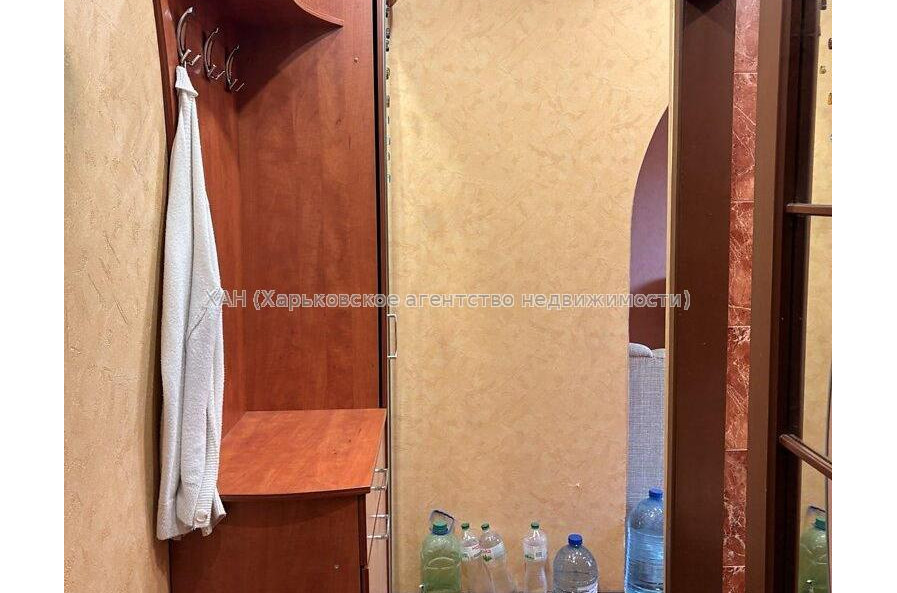 Продам квартиру, Каденюка ул. , 3  ком., 59.20 м², капитальный ремонт 