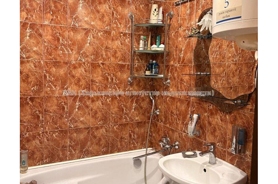Продам квартиру, Каденюка ул. , 3  ком., 59.20 м², капитальный ремонт 