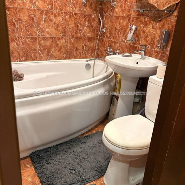 Продам квартиру, Каденюка ул. , 3  ком., 59.20 м², капитальный ремонт 