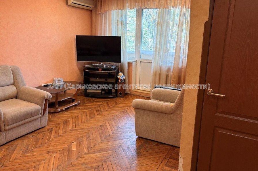 Продам квартиру, Каденюка ул. , 3  ком., 59.20 м², капитальный ремонт 