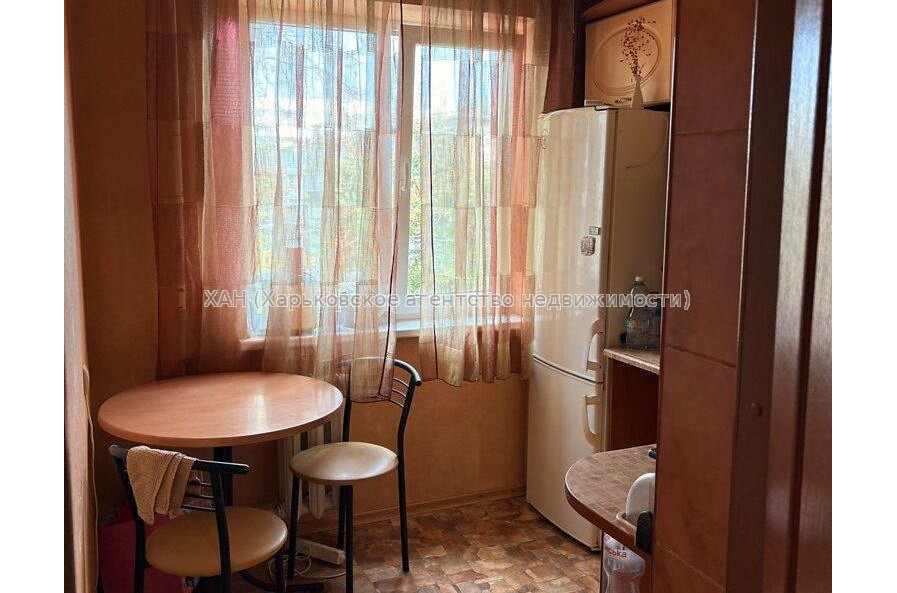 Продам квартиру, Каденюка ул. , 3  ком., 59.20 м², капитальный ремонт 