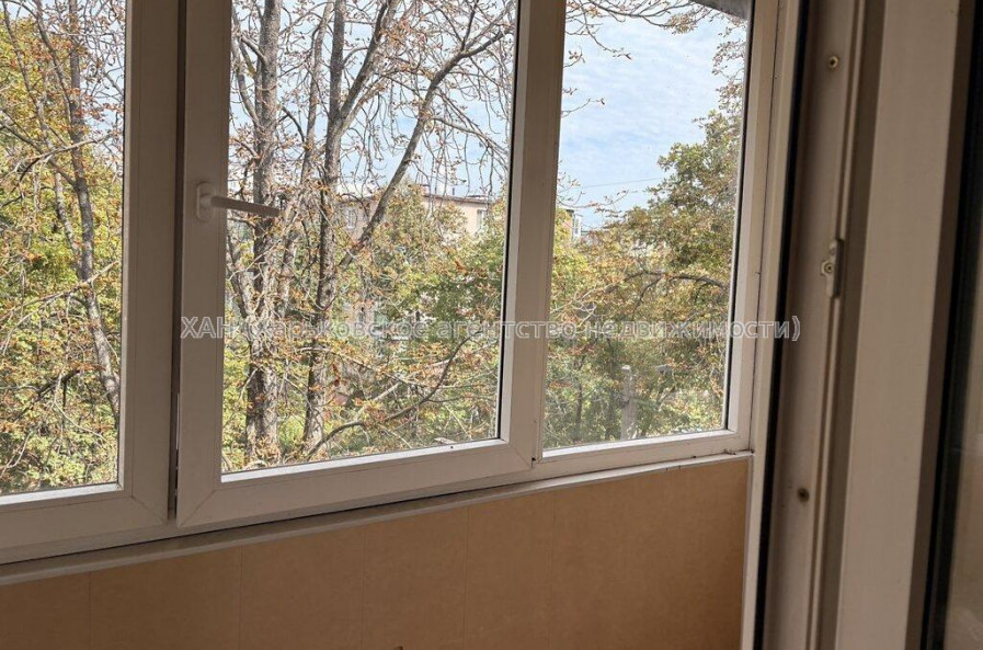 Продам квартиру, Каденюка ул. , 3  ком., 59.20 м², капитальный ремонт 