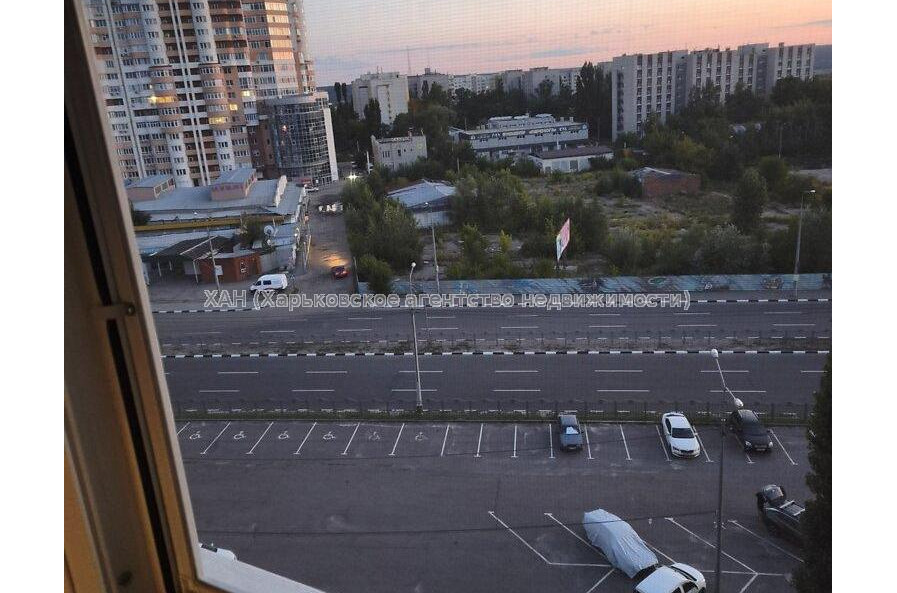 Продам квартиру, Людвига Свободы просп. , 3  ком., 70.40 м², косметический ремонт 