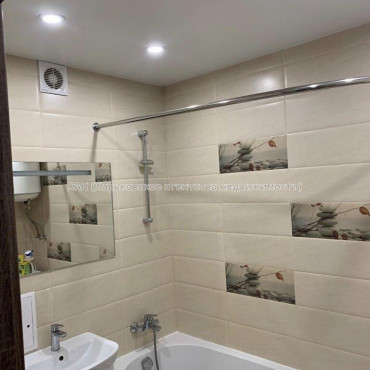 Продам квартиру, Науки просп. , 2  ком., 52.50 м², капитальный ремонт 