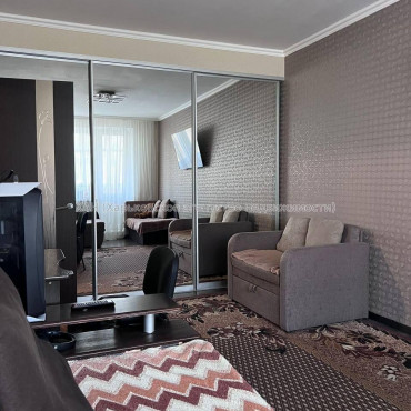 Продам квартиру, Зубарева Александра ул. , 1  ком., 33 м², косметический ремонт 