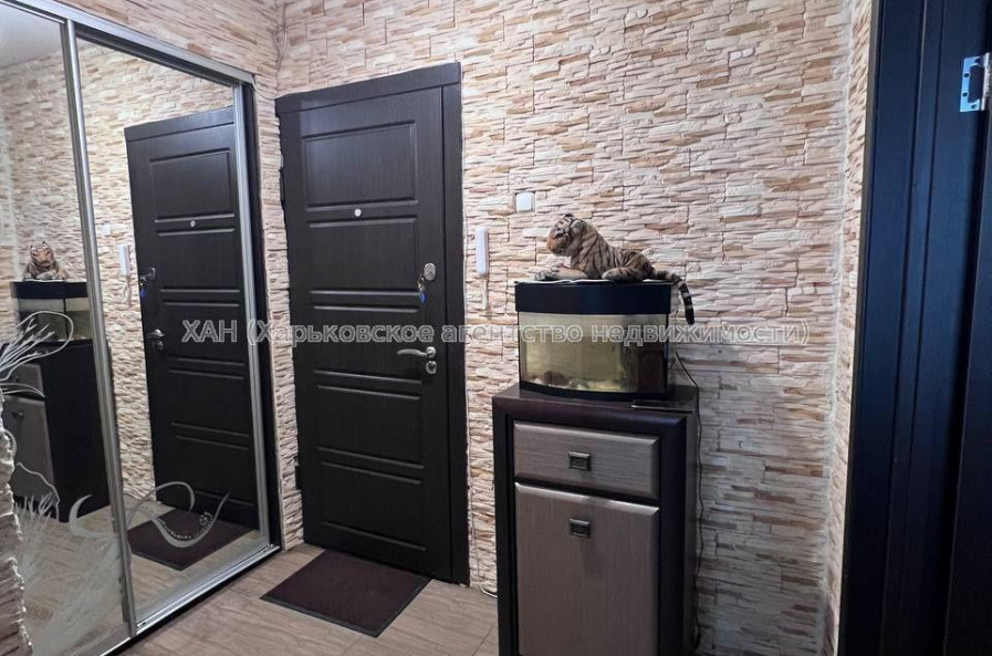 Продам квартиру, Зубарева Александра ул. , 1  ком., 33 м², косметический ремонт 