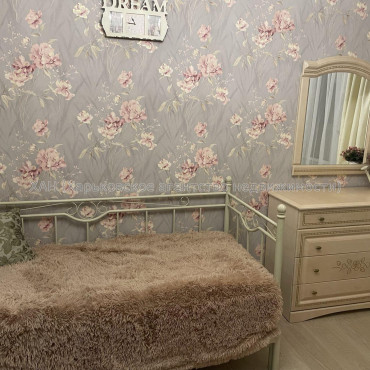Продам квартиру, 3  ком., 66 м², советский ремонт 
