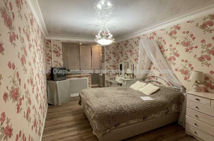 Продам квартиру, 3  ком., 66 м², советский ремонт 
