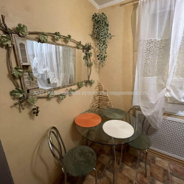 Продам квартиру, 3  ком., 66 м², советский ремонт 