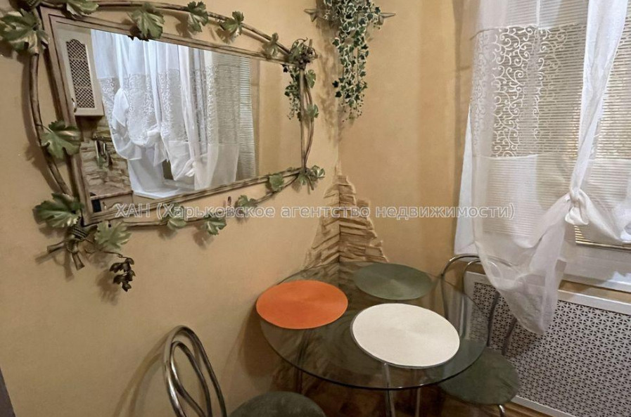 Продам квартиру, 3  ком., 66 м², советский ремонт 