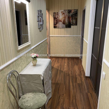 Продам квартиру, 3  ком., 66 м², советский ремонт 
