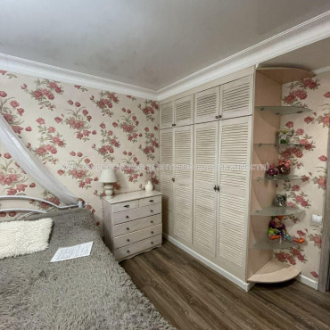 Продам квартиру, 3  ком., 66 м², советский ремонт 