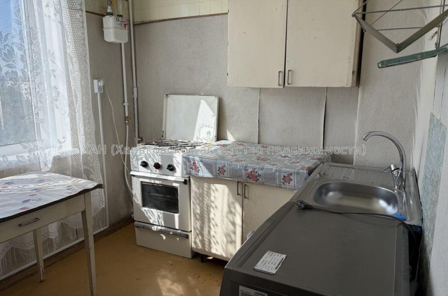 Продам квартиру, Непокоренных ул. , 33 , 1  ком., 33 м², косметический ремонт 