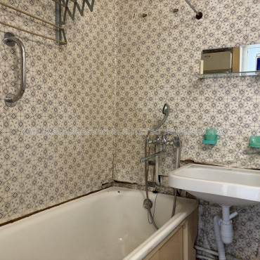 Продам квартиру, Непокоренных ул. , 33 , 1  ком., 33 м², косметический ремонт 