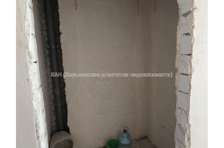 Продам квартиру, Драгоманова ул. , 1  ком., 26 м², без отделочных работ 