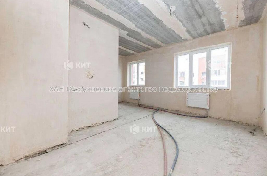 Продам квартиру, Драгоманова ул. , 1  ком., 26 м², без отделочных работ 