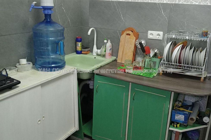 Продам квартиру, Михайлика ул. , 1 кім., 23.30 м², капитальный ремонт 