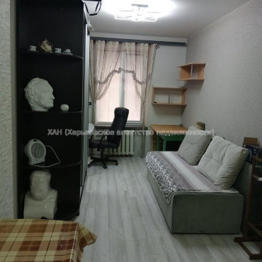 Продам квартиру, Михайлика ул. , 1 кім., 23.30 м², капитальный ремонт 