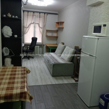 Продам квартиру, Михайлика ул. , 1 кім., 23.30 м², капитальный ремонт 