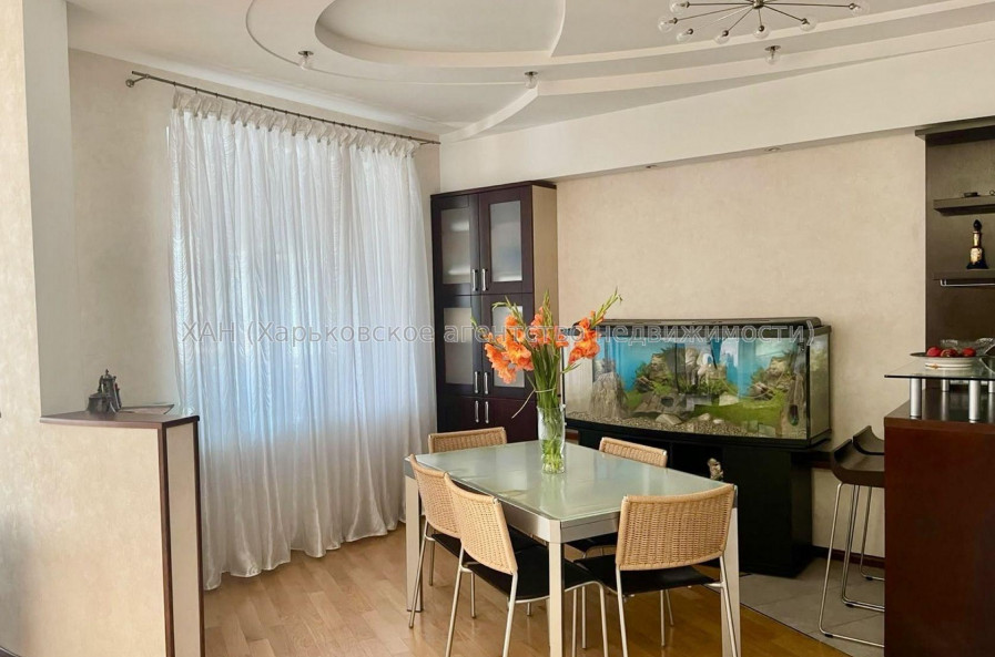 Продам квартиру, Данилевского ул. , 3 кім., 104 м², авторский дизайн 