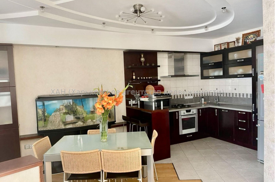 Продам квартиру, Данилевского ул. , 3 кім., 104 м², авторский дизайн 