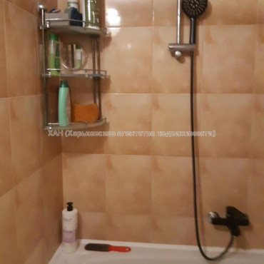Продам квартиру, Пластичный пер. , 1  ком., 42.70 м², косметический ремонт 