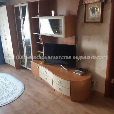 Продам квартиру, Пластичный пер. , 1  ком., 42.70 м², косметический ремонт 