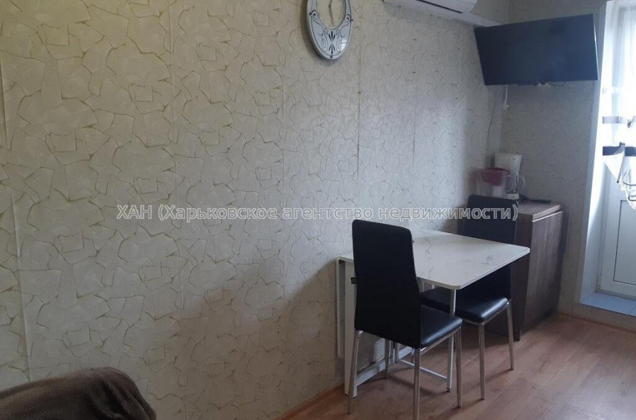 Продам квартиру, Пластичный пер. , 1  ком., 42.70 м², косметический ремонт 