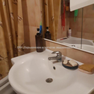 Продам квартиру, Пластичный пер. , 1  ком., 42.70 м², косметический ремонт 