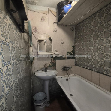 Продам квартиру, Непокоренных ул. , 2  ком., 44.30 м², без ремонта 