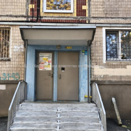 Продам квартиру, Непокоренных ул. , 2  ком., 44.30 м², без ремонта