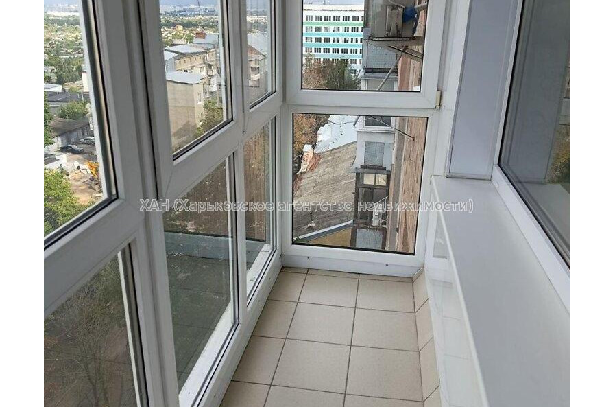 Продам квартиру, Майка Йохансена ул. , 2 кім., 66.20 м², капитальный ремонт 