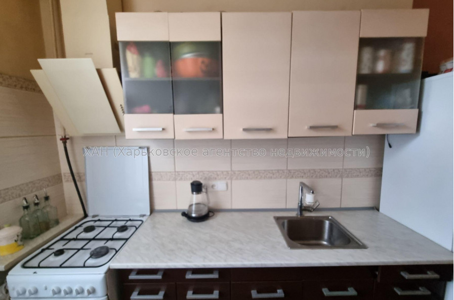 Продам квартиру, Киргизская ул. , 2  ком., 34.30 м², капитальный ремонт 