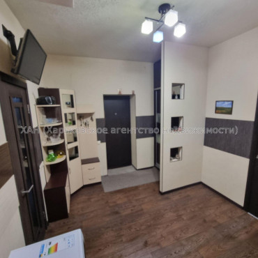 Продам квартиру, Киргизская ул. , 2  ком., 34.30 м², капитальный ремонт 