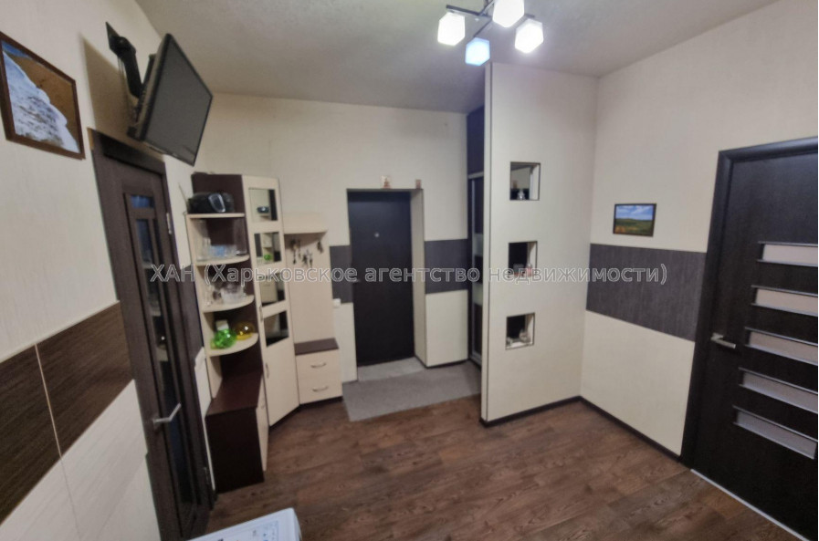 Продам квартиру, Киргизская ул. , 2  ком., 34.30 м², капитальный ремонт 