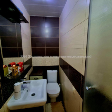 Продам квартиру, Киргизская ул. , 2  ком., 34.30 м², капитальный ремонт 