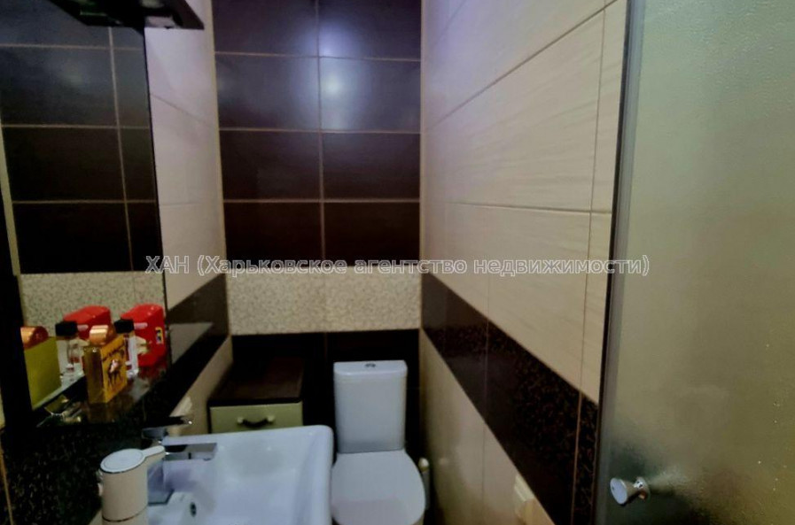 Продам квартиру, Киргизская ул. , 2  ком., 34.30 м², капитальный ремонт 