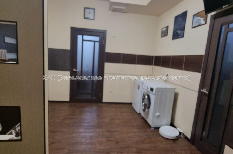 Продам квартиру, Киргизская ул. , 2  ком., 34.30 м², капитальный ремонт 
