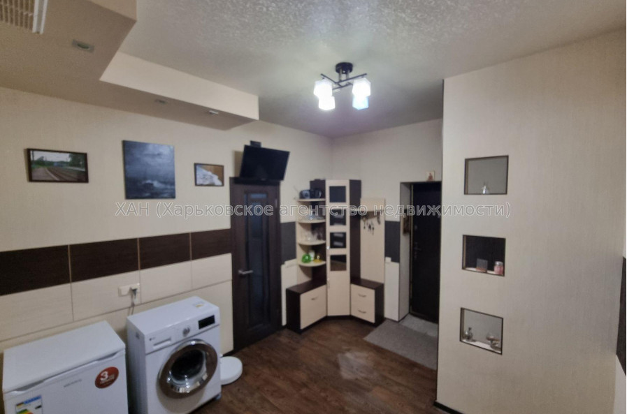Продам квартиру, Киргизская ул. , 2  ком., 34.30 м², капитальный ремонт 