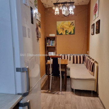 Продам квартиру, Киргизская ул. , 2  ком., 34.30 м², капитальный ремонт 