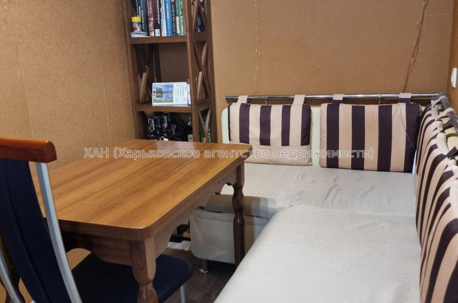 Продам квартиру, Киргизская ул. , 2  ком., 34.30 м², капитальный ремонт 