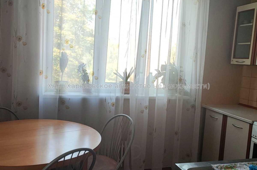 Продам квартиру, Садовый проезд , 3 кім., 71 м², капитальный ремонт 