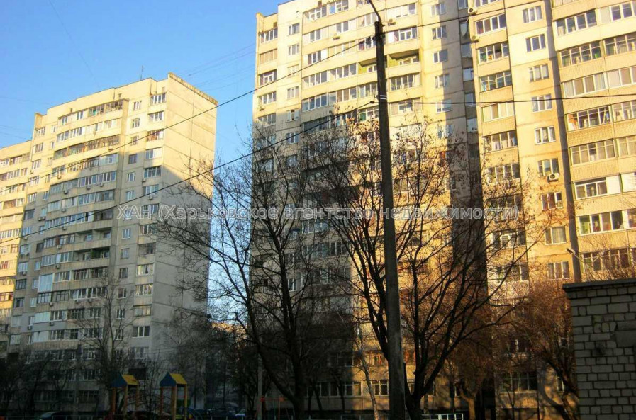 Продам квартиру, Садовый проезд , 3 кім., 71 м², капитальный ремонт 