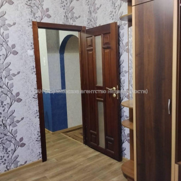 Продам квартиру, Ясная ул. , 2  ком., 47 м², капитальный ремонт 