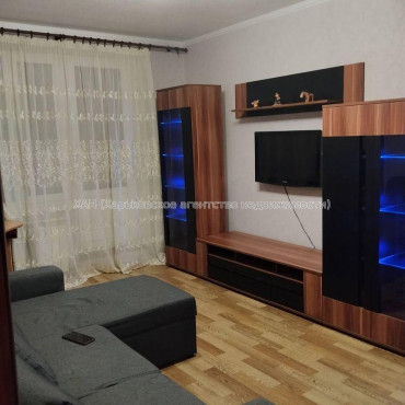 Продам квартиру, Ясная ул. , 2  ком., 47 м², капитальный ремонт 