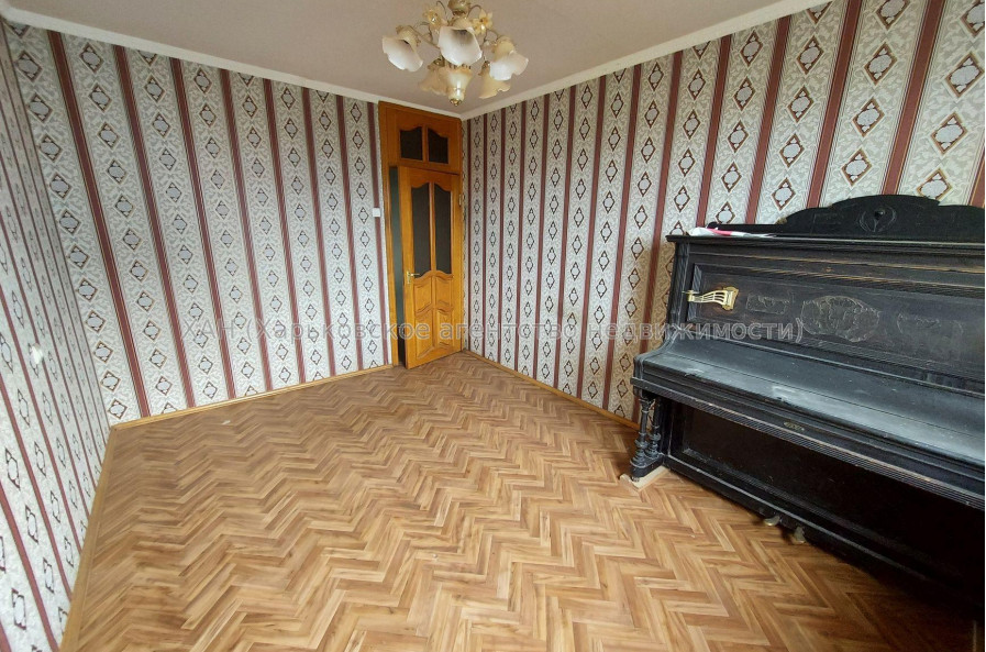 Продам квартиру, Аэрокосмический пр. , 3  ком., 64.30 м², косметический ремонт 